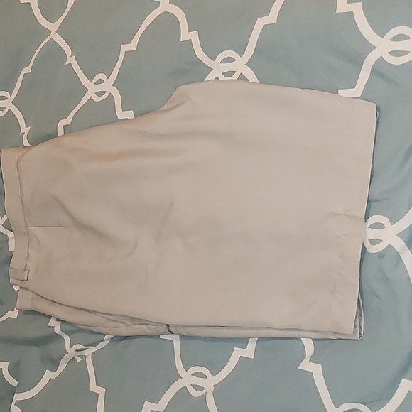 GrandSlam Khaki Active Waist Flat Front Golf Shorts - Picture 9 of 9